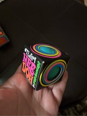 Needoh mini twirl groovy glob blue/green